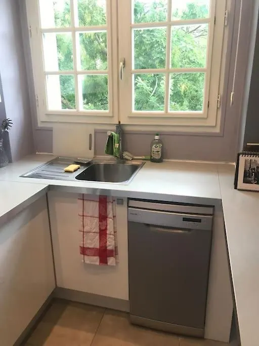 One Room Apartment In Paris Montmartre