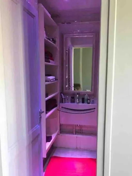 One Room Apartment In Paris Montmartre