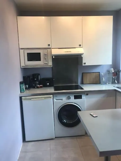 One Room Apartment In Paris Montmartre 0*,